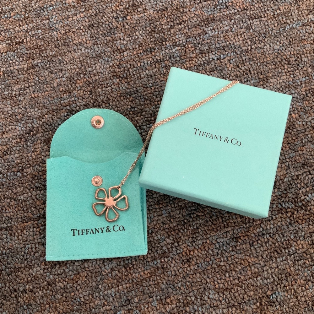 Tiffany & Co. hibiscus flower necklace - Picture 1 of 8